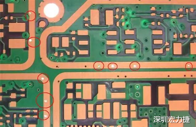 防止PCB過波峰焊時錫從導通孔貫穿元件面造成短路；特別是我們把過孔放在BGA焊盤上時，就必須先做塞孔，再鍍金處理，便于BGA的焊接。