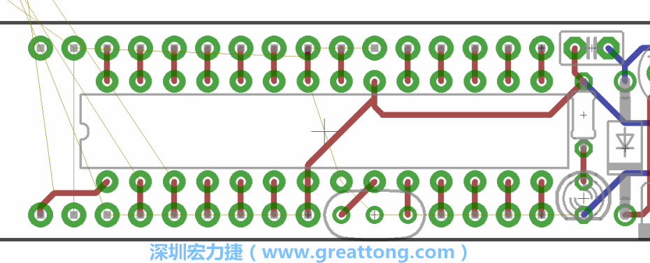 諧振器應(yīng)擺放在ATmega微控制器的針腳8、9和10旁邊，在共鳴器和微控制器中間的高頻信號線應(yīng)該要愈短愈好，此外，其它的信號線應(yīng)該要遠離這個區(qū)域且配置在諧振器的下方，這樣做是為了防止不必要的無線電波干擾。