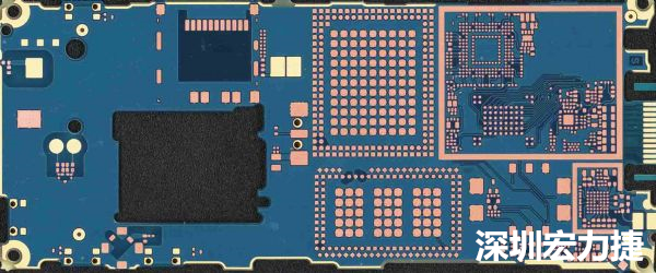 手機(jī)可用的PCB空間相當(dāng)小，而1片式的設(shè)計(jì)是節(jié)省成本的作法，如何做到區(qū)隔不同子系統(tǒng)、降低雜訊干擾，是設(shè)計(jì)關(guān)鍵。