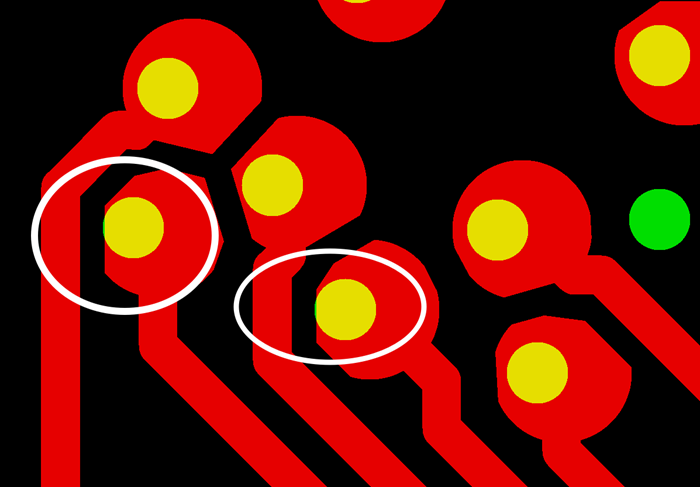 PCB生產(chǎn)會(huì)產(chǎn)生同一方向性的小小量偏移，焊盤(pán)被削的方向無(wú)規(guī)則，最?lèi)毫拥那闆r還會(huì)出現(xiàn)個(gè)別孔破焊環(huán)